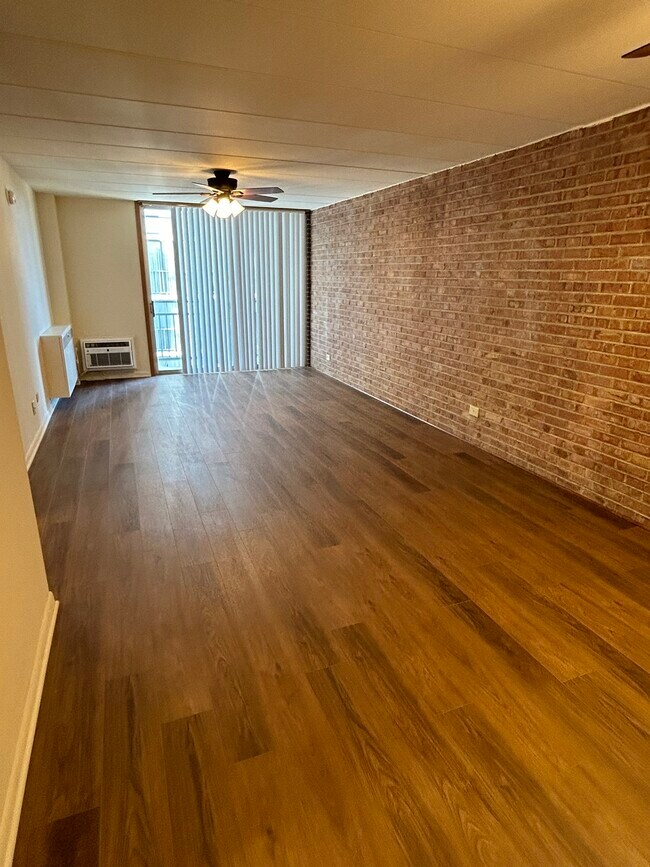 Foto del edificio - 2340 N. Commonwealth