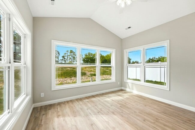 Building Photo - 80 Lane 520 Lake James