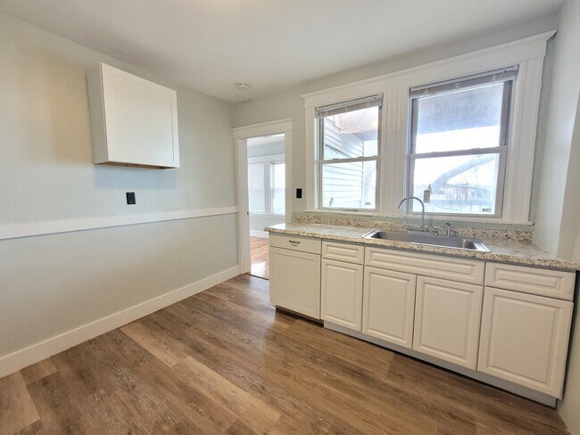 Building Photo - 15 Wachusett St