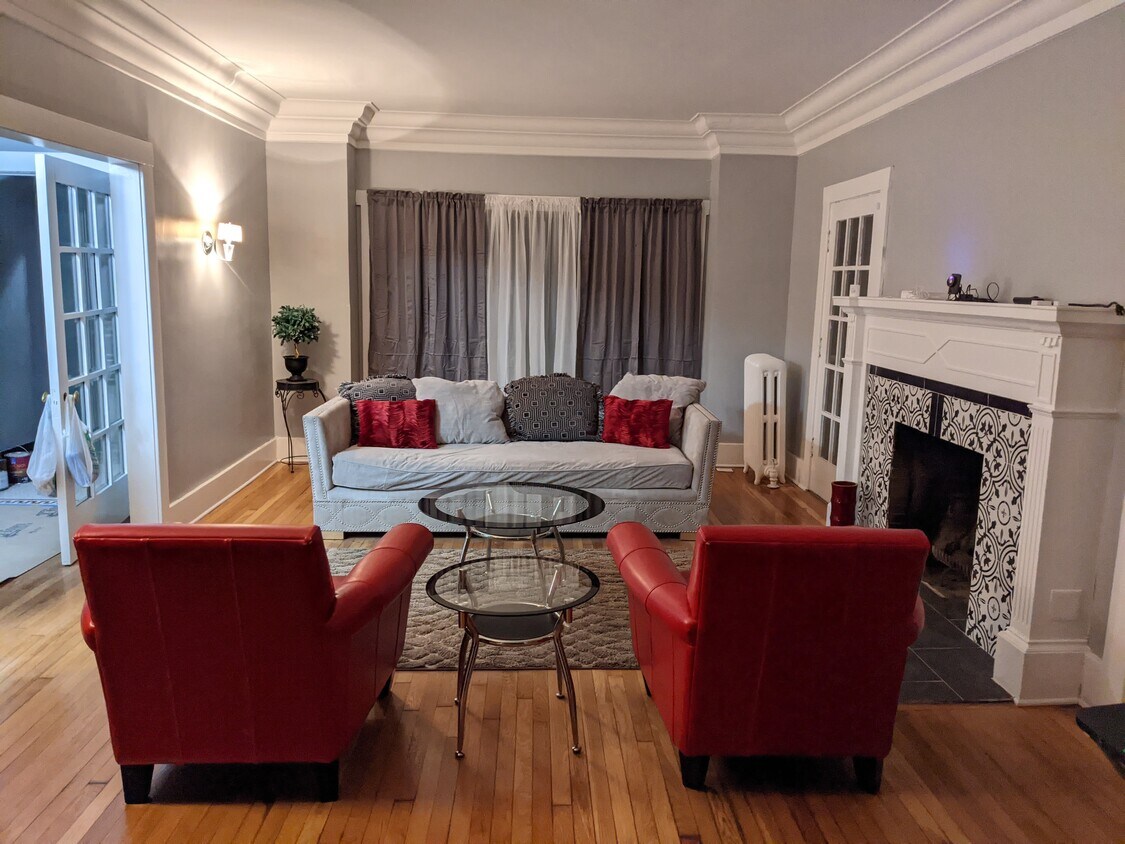Livning room - 25 Colorado St