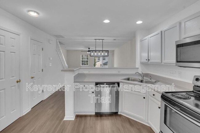 Foto del edificio - 16 Raelans Cir