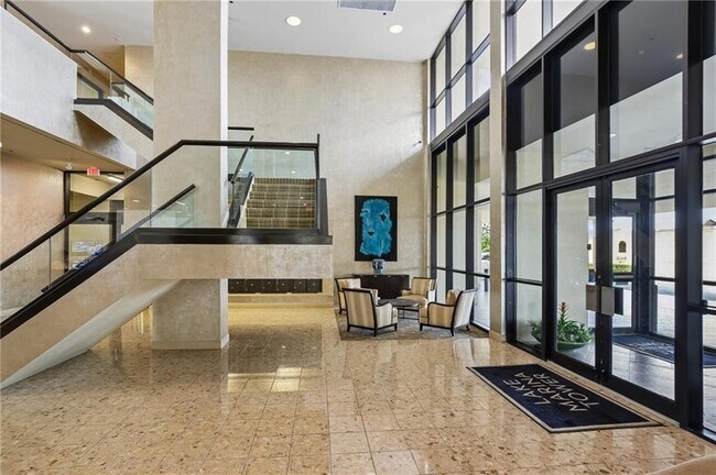 Foto del edificio - 300 Lake Marina Ave