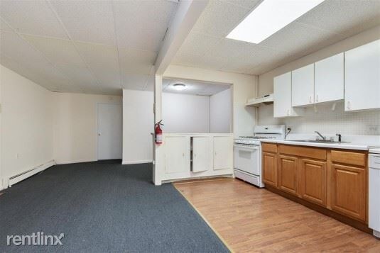Building Photo - 3 br, 1 bath Apartment - 104 Jefferson St # 1