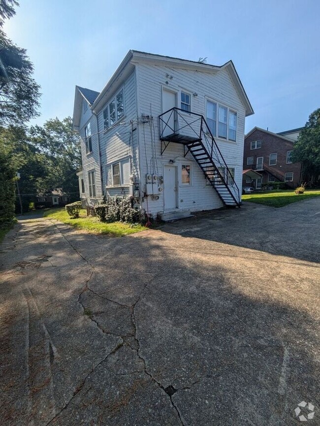 Building Photo - 317 3rd St NW