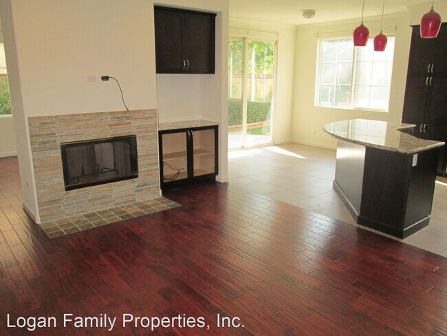 Building Photo - 3 br, 2.5 bath House - 11820-2 Cypress Can...