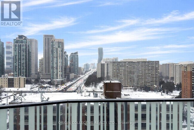 Photo du bâtiment - 1 Fairview Rd E