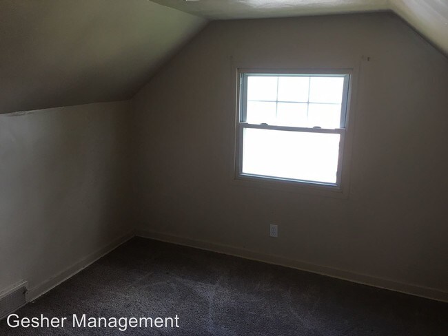 Building Photo - 3 br, 1 bath House - 225 Auburn Rd