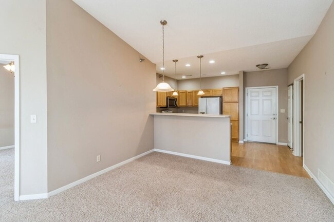 Building Photo - LEASING SPECIAL - 2 Bedroom, 2 Bathroom Condo in Waukee