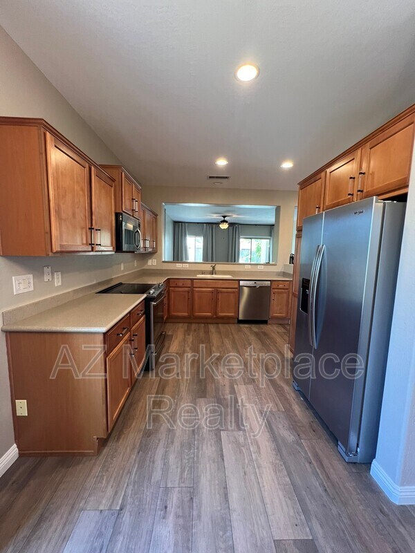 Foto del edificio - 466 E Yellow Wood Ave