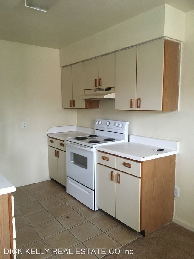Building Photo - 724 W 35th St