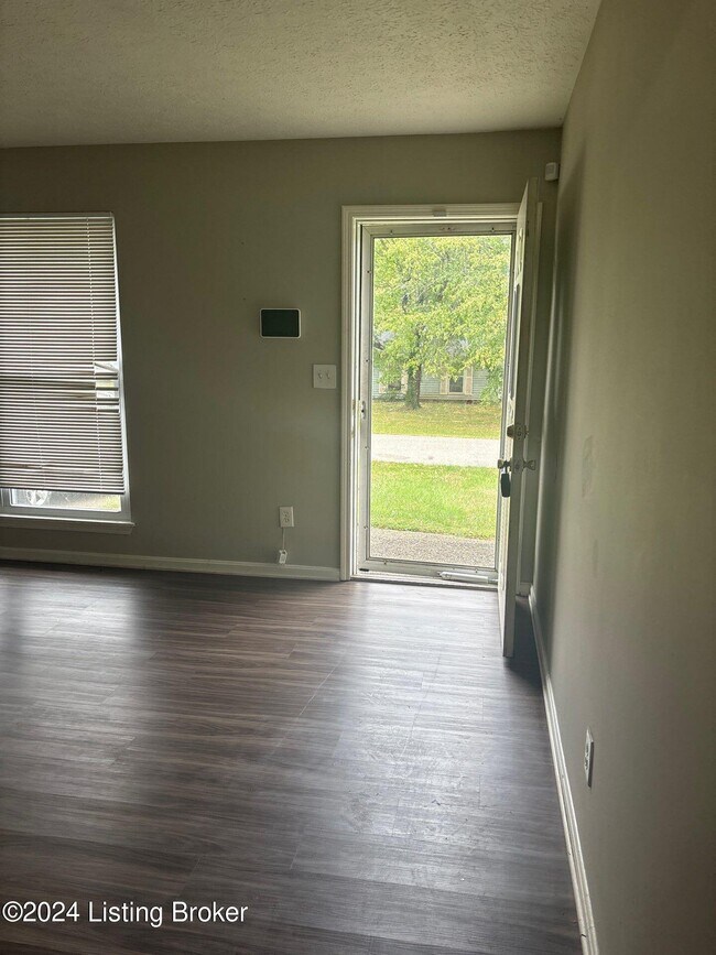 Foto del edificio - 5004 Winding Spring Pl