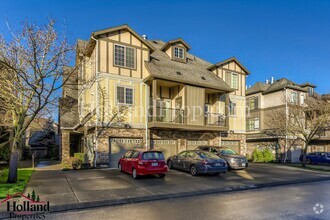 Building Photo - 838 NE Wheelock Pl