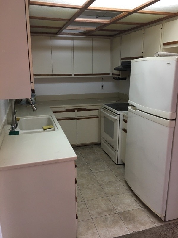 Building Photo - 3 Bedroom Available in Loma Riviera