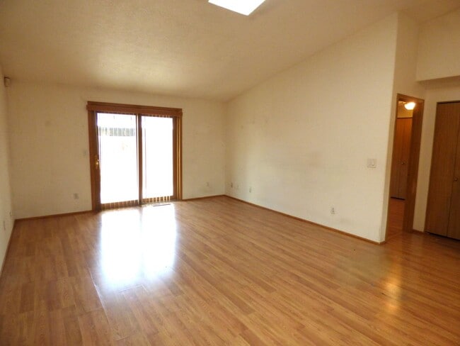 Foto del edificio - 3 bed Single level home in a Cul-De-Sac