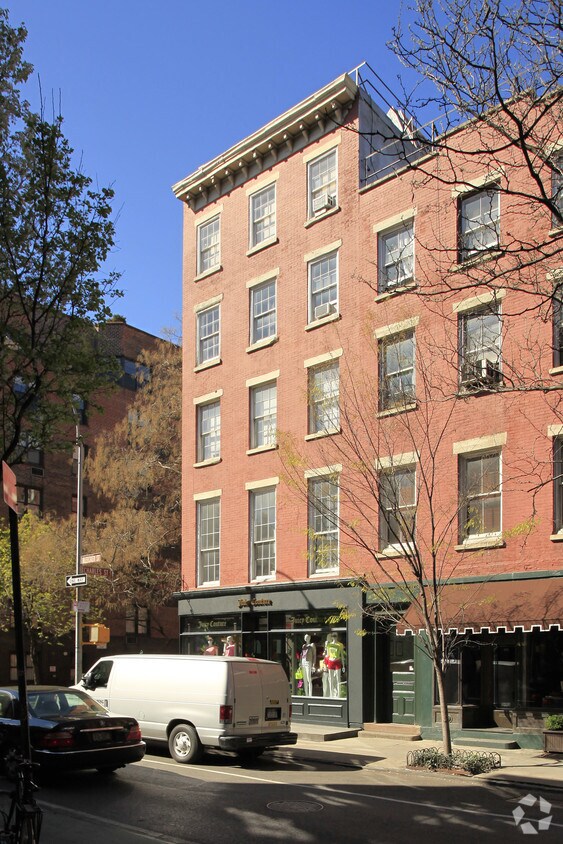 Foto del edificio - 374 Bleecker St