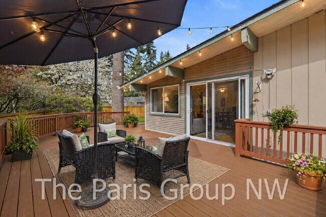 Foto del edificio - Fantastic Modernized Bridle Trails Mid Century Home * Central A/C, EV Charger, Exceptional Outdoo...