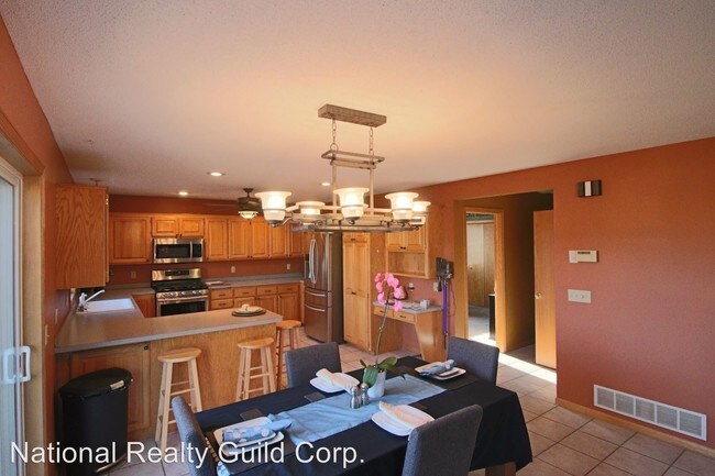 Building Photo - 5 br, 4 bath House - 13311 Hynes Road