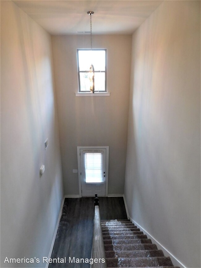 Building Photo - 4 br, 2.5 bath House - 7996 St. James Drive