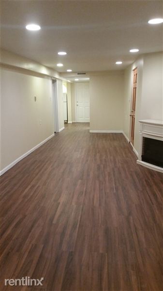 Foto del edificio - 1439 N Bell Ave