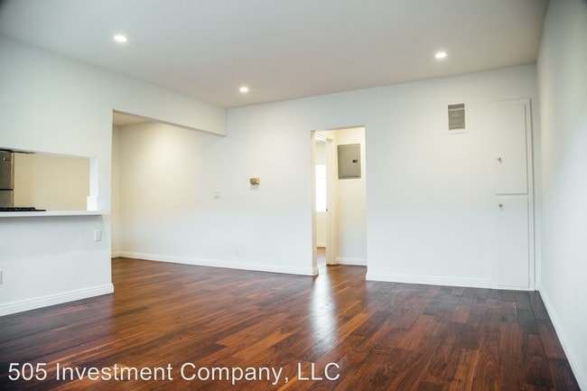 Building Photo - 1343 N Martel Ave