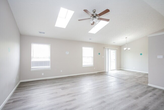 Foto del edificio - 2601 Cooper Pointe Cir