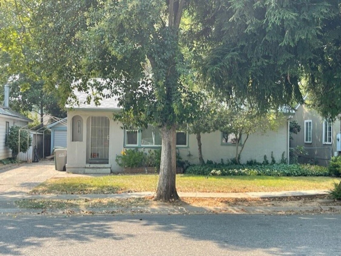 Primary Photo - Charming home in Garden Tract- $300 free r...