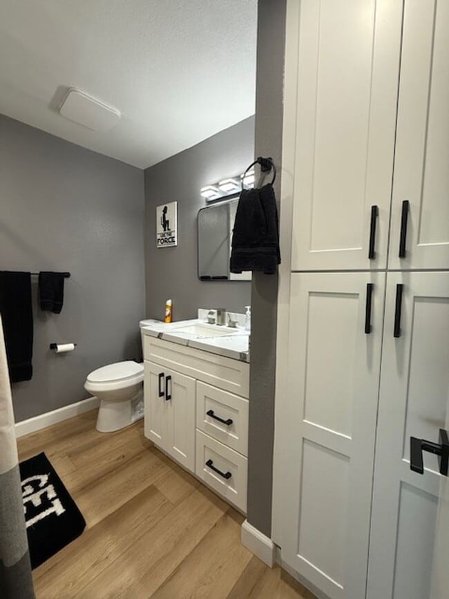 Building Photo - Remodeled 1bed/1bath right in the heart of...