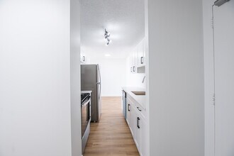 Building Photo - Glenmore Heights