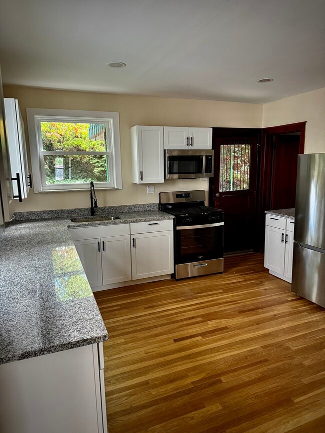 Kitchen - 2024 Perrysville Ave