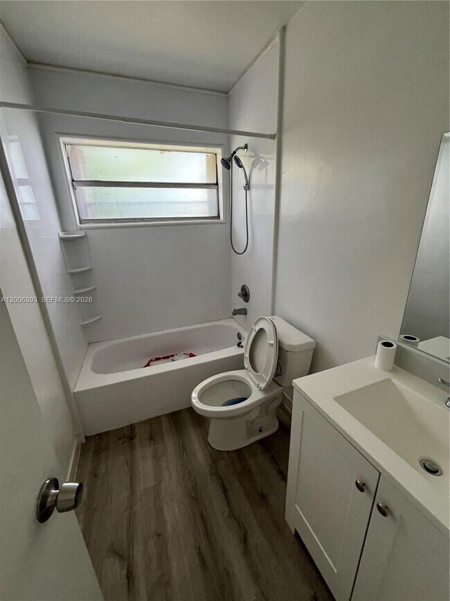 Foto del edificio - 334 E 21st St