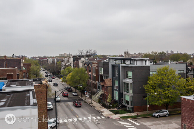 Foto del edificio - 1815 W Armitage Ave