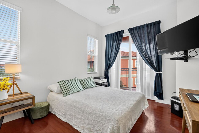 Building Photo - 4700 SW 160th Ave