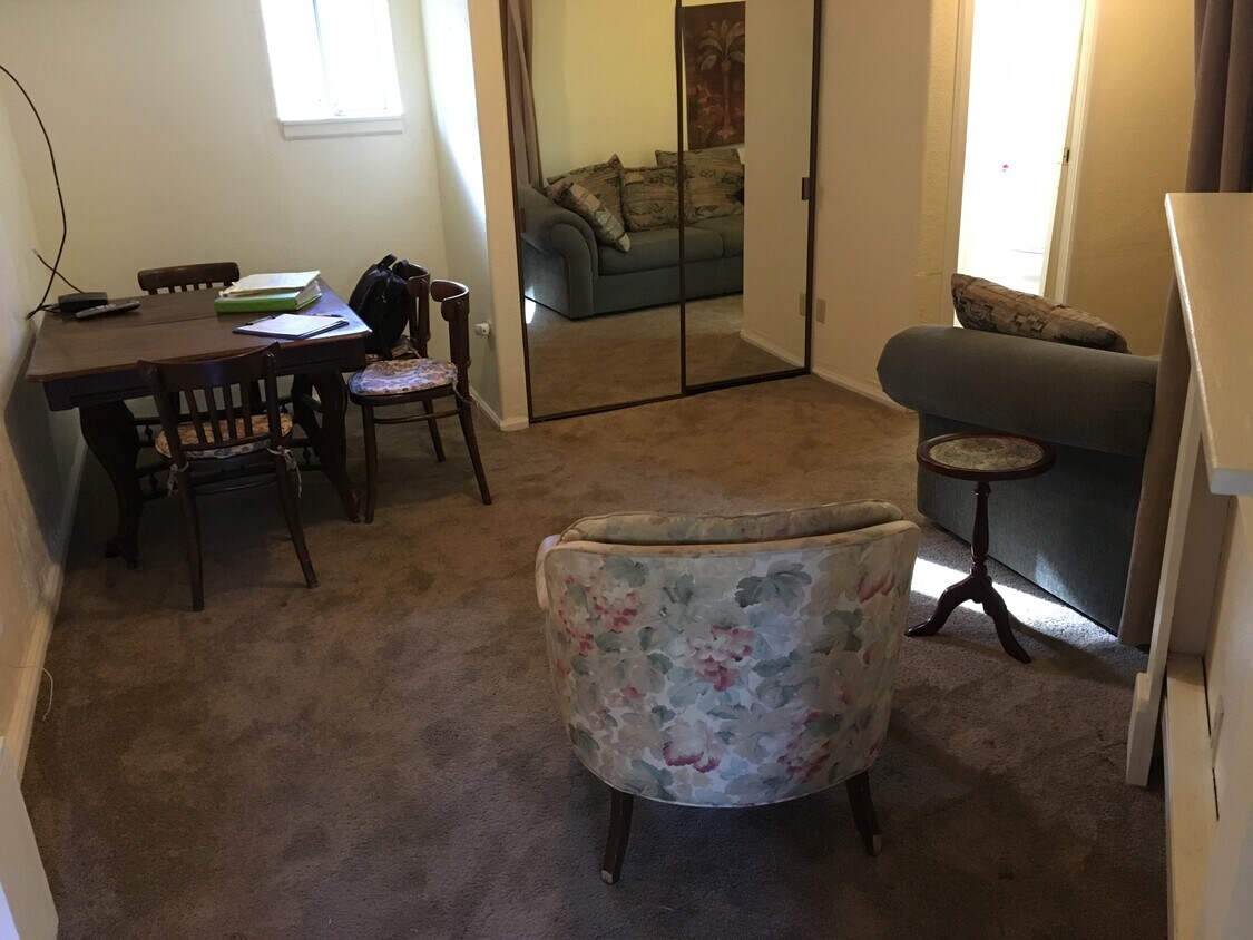 Primary Photo - 3011 Conifer Cir