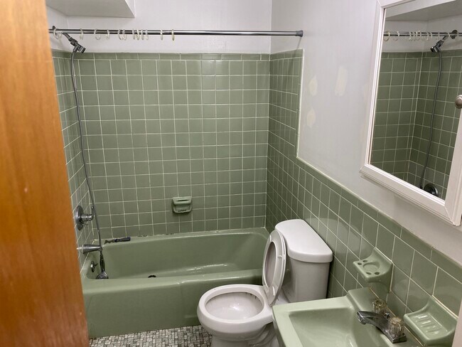 Building Photo - 271 Palmer Rd