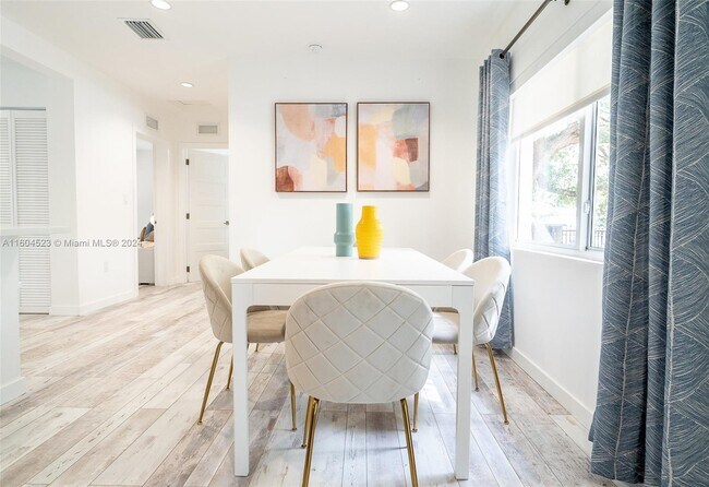 Foto del edificio - 253 NE 59th Terrace