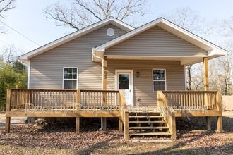 Building Photo - 203 Timberlinks Dr