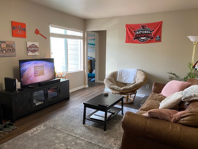 Living Room - 1117 SW 26th St