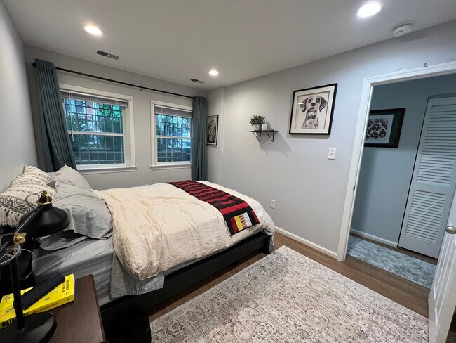 Foto del edificio - 1645 Park Rd NW