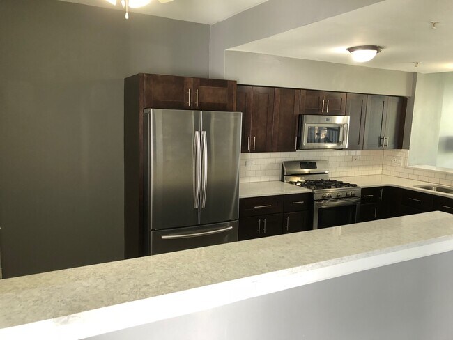 Foto del edificio - 1102 E Wilson Ave