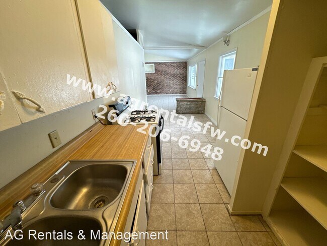Foto del edificio - 3 br, 1 bath House - 6225 Kent Rd