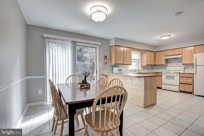 Foto del edificio - 4685 Forestdale Dr