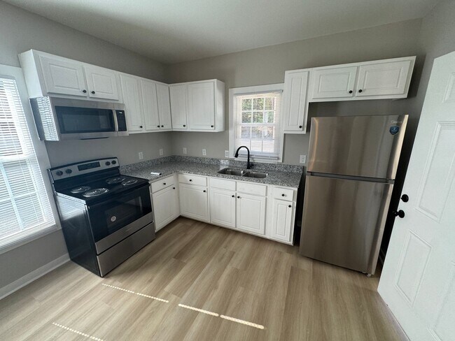 Foto del edificio - 813-815 Belleview Ave