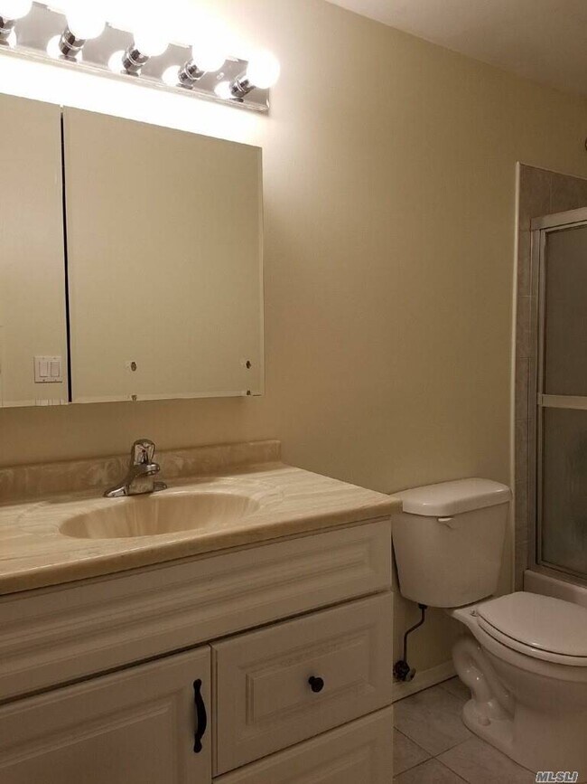 Building Photo - 257 Sagamore Hills Dr