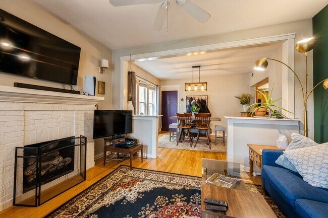 Building Photo - 1648 W Edgewater Ave