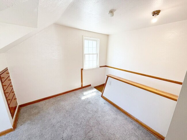 Foto del edificio - 3 BED 1 BATH BEAUTIFUL SINGLE FAMILY HOME ...