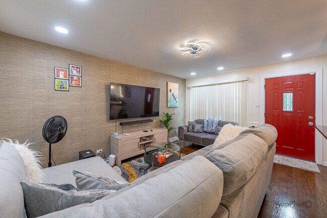 Foto del edificio - 9432 S Union Ave