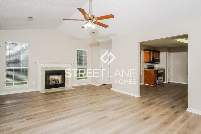 Building Photo - NOW OFFERING FIRST FULL MONTH FREE WITH A ...