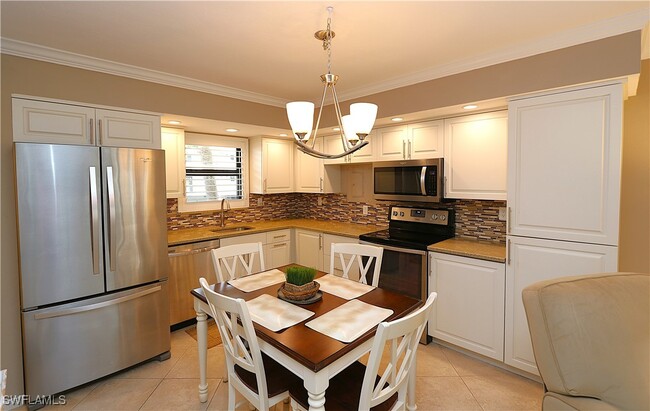 Building Photo - 1015 Anglers Cove