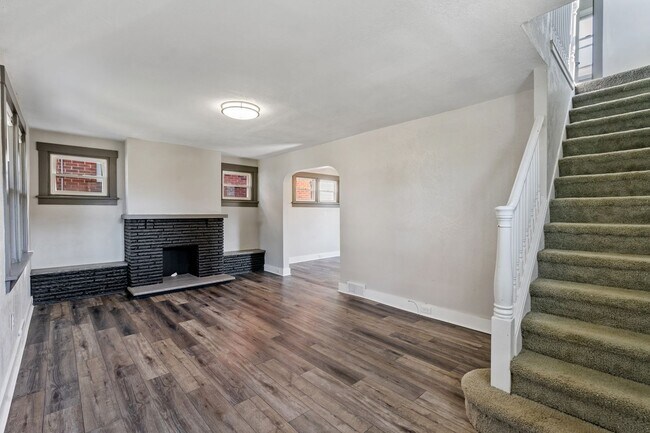 Building Photo - Beautiful Three Bedroom House - Available ...