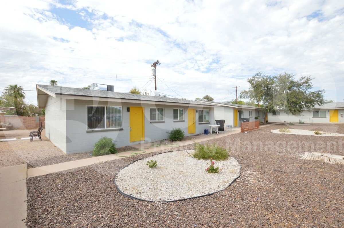 Primary Photo - 6040 N 21st Ave